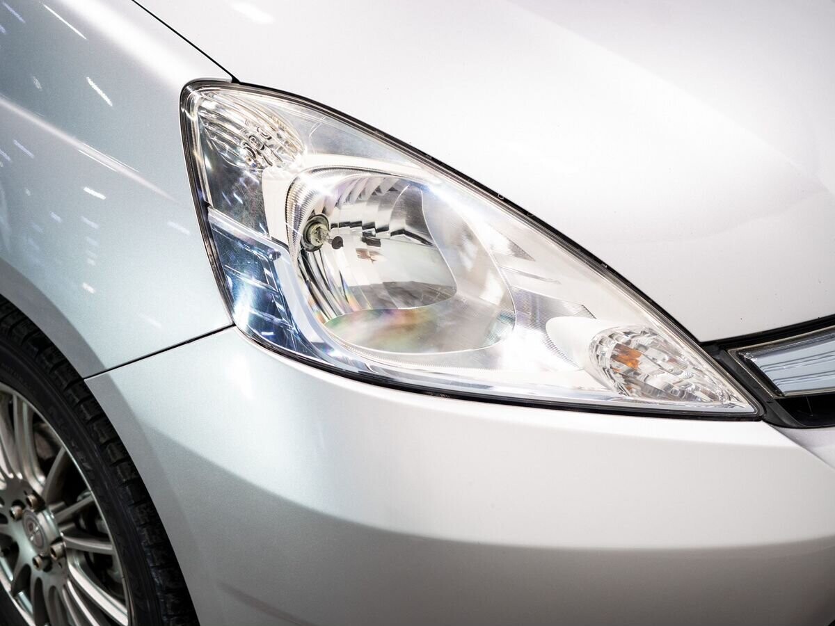 Honda Fit Shuttle 2012 - фото автомобиля