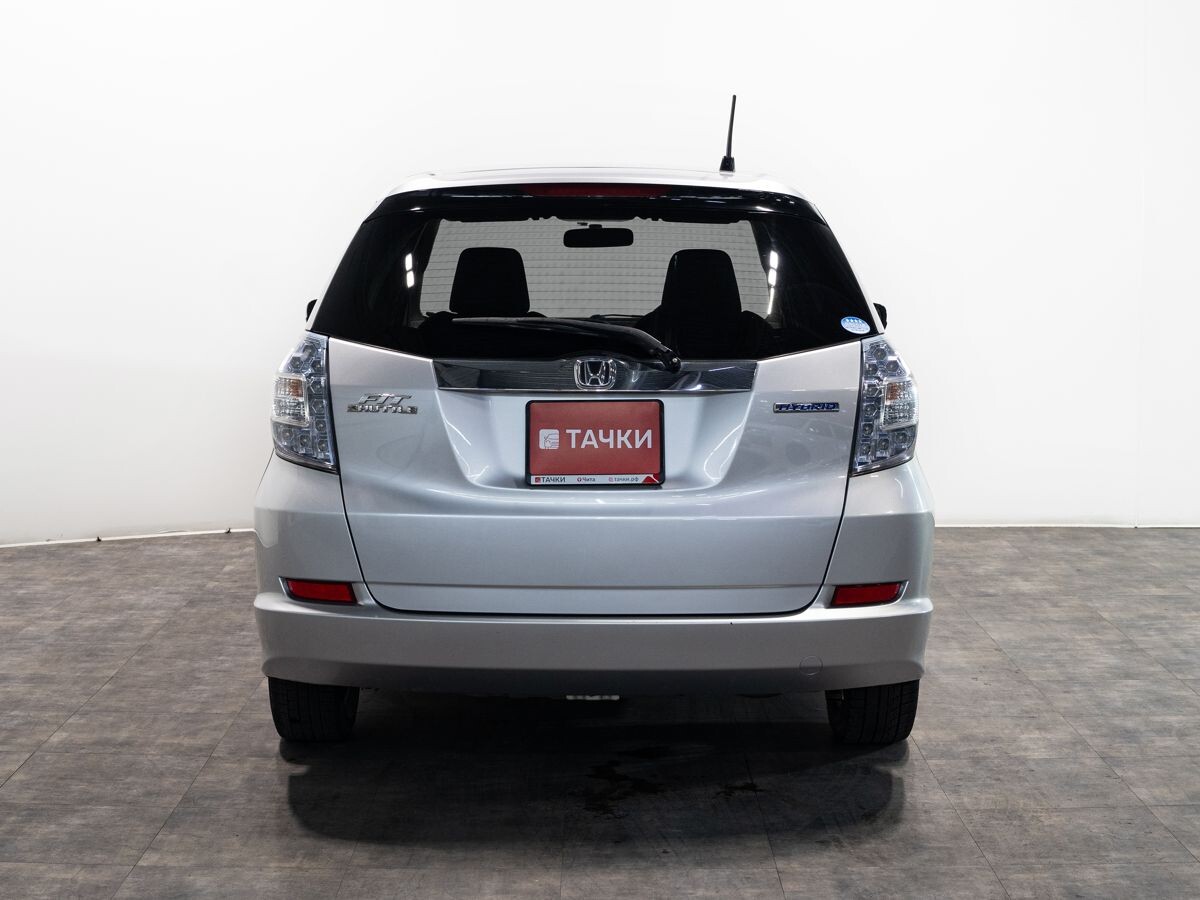 Honda Fit Shuttle 2012 - фото автомобиля