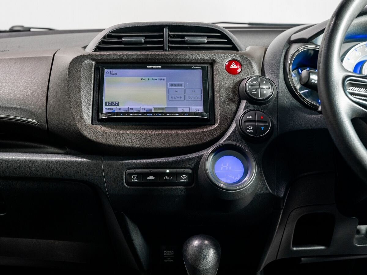 Honda Fit Shuttle 2012 - фото автомобиля