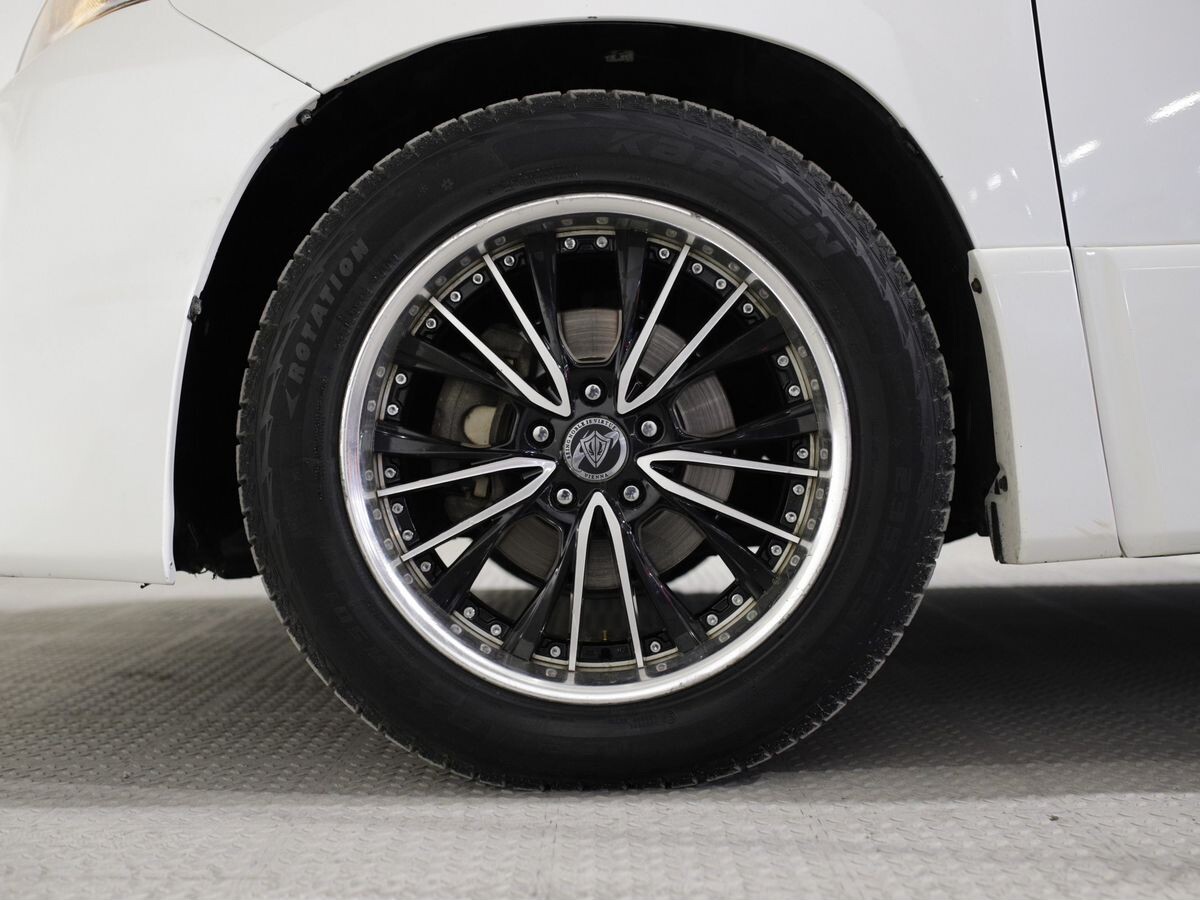 Toyota Vellfire 2011 - фото автомобиля