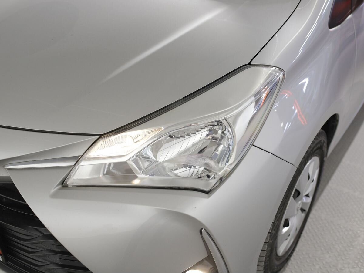 Toyota Vitz 2018 - фото автомобиля