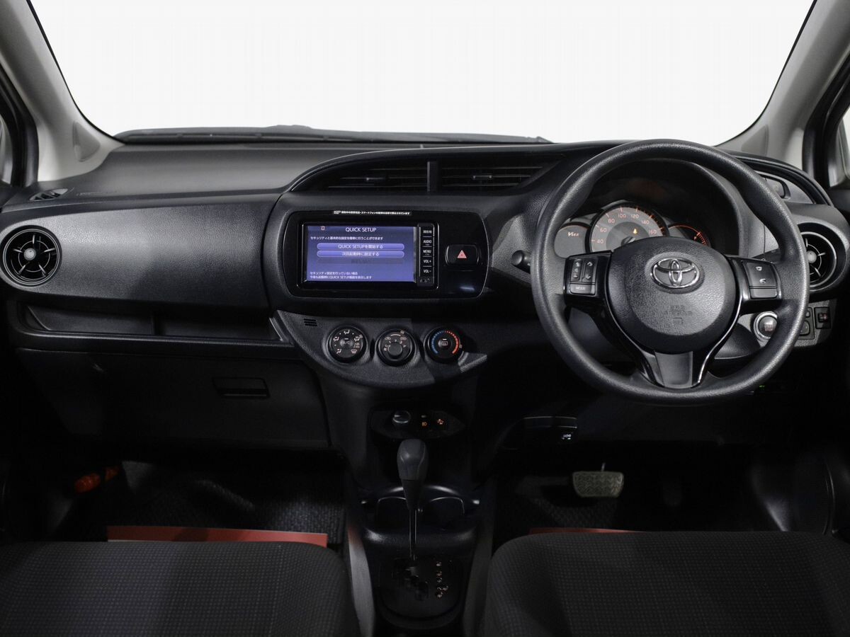 Toyota Vitz 2018 - фото автомобиля