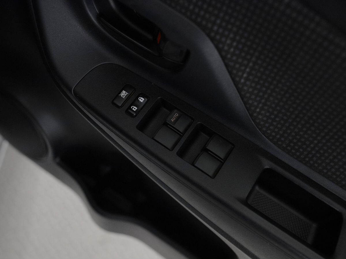 Toyota Vitz 2018 - фото автомобиля