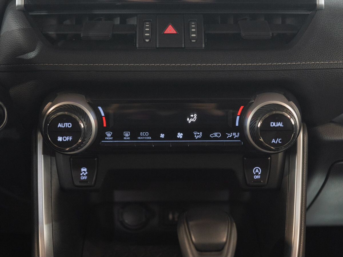 Toyota RAV4 2020 - фото автомобиля