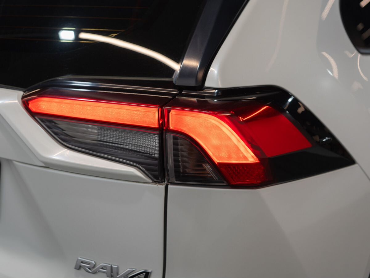 Toyota RAV4 2020 - фото автомобиля