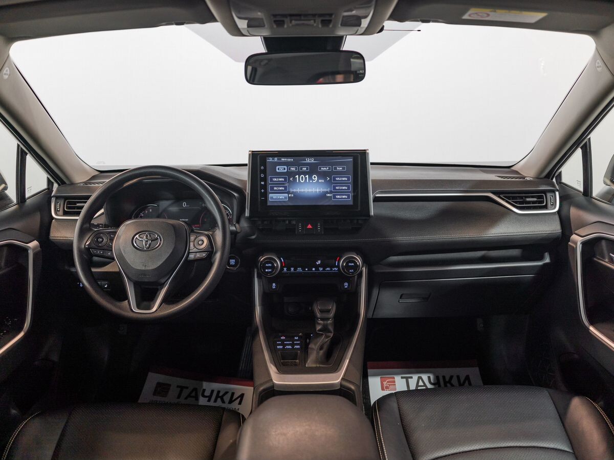 Toyota RAV4 2020 - фото автомобиля