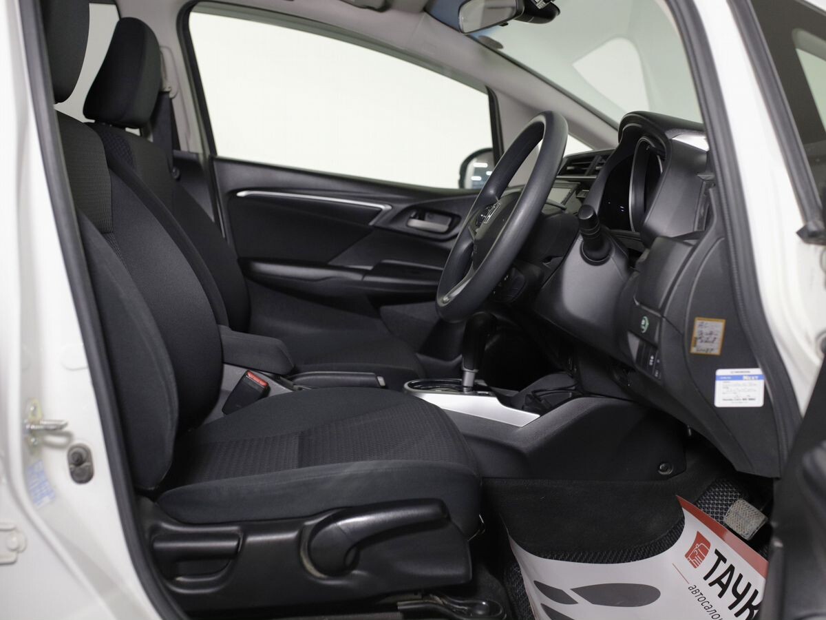 Honda Fit 2018 - фото автомобиля