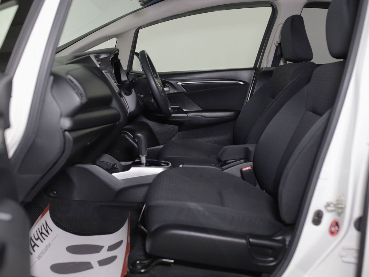 Honda Fit 2018 - фото автомобиля