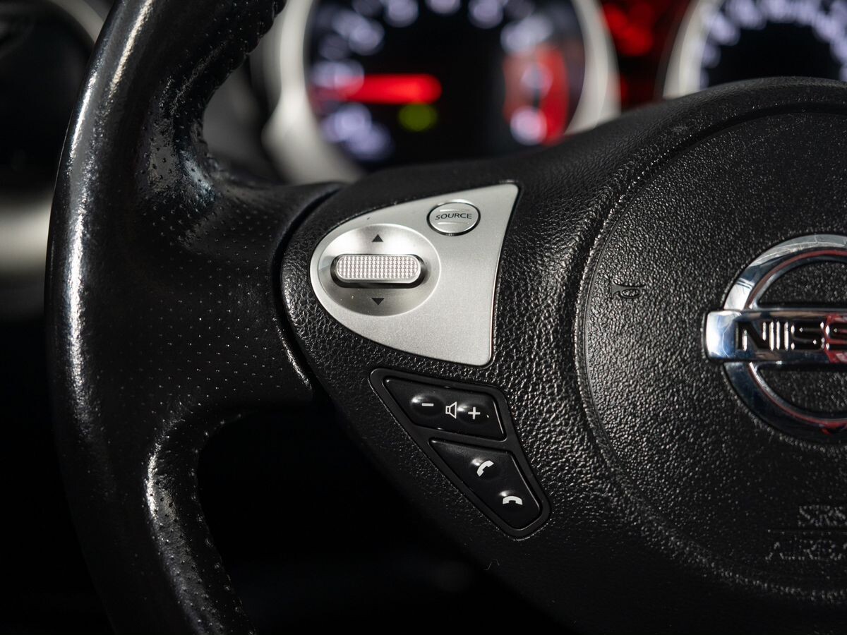 Nissan Juke 2012 - фото автомобиля