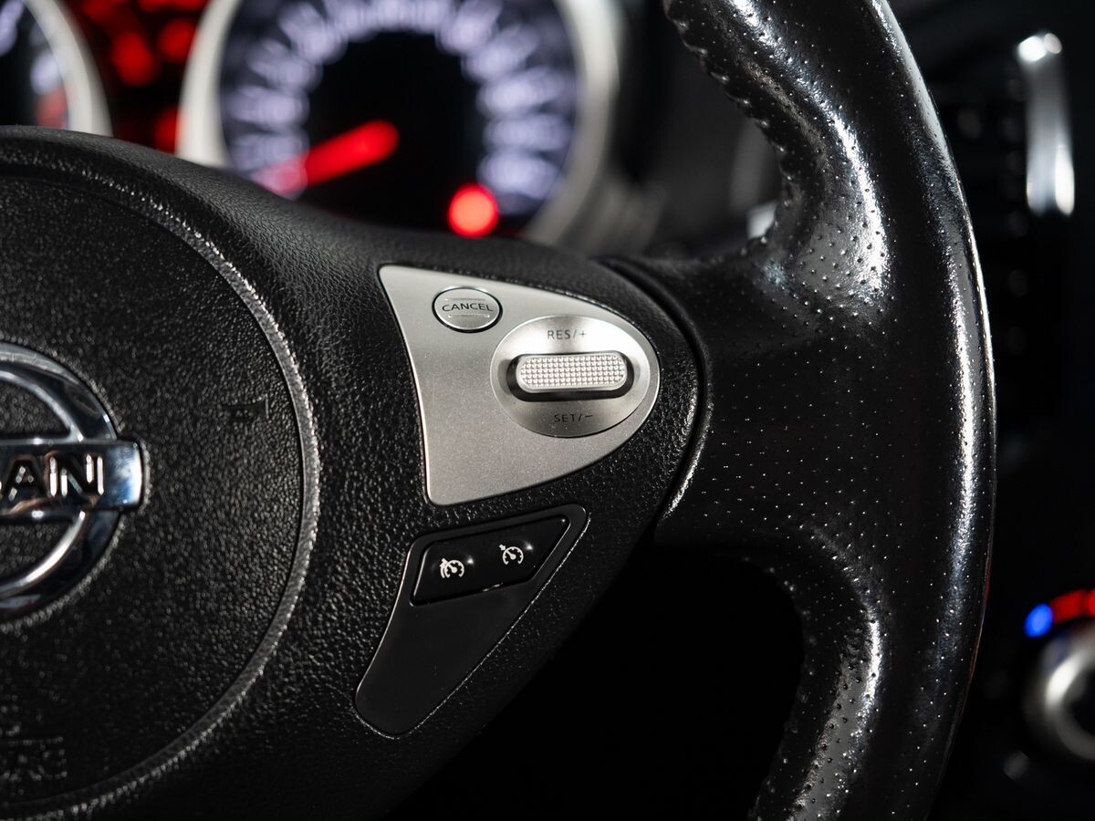 Nissan Juke 2012 - фото автомобиля