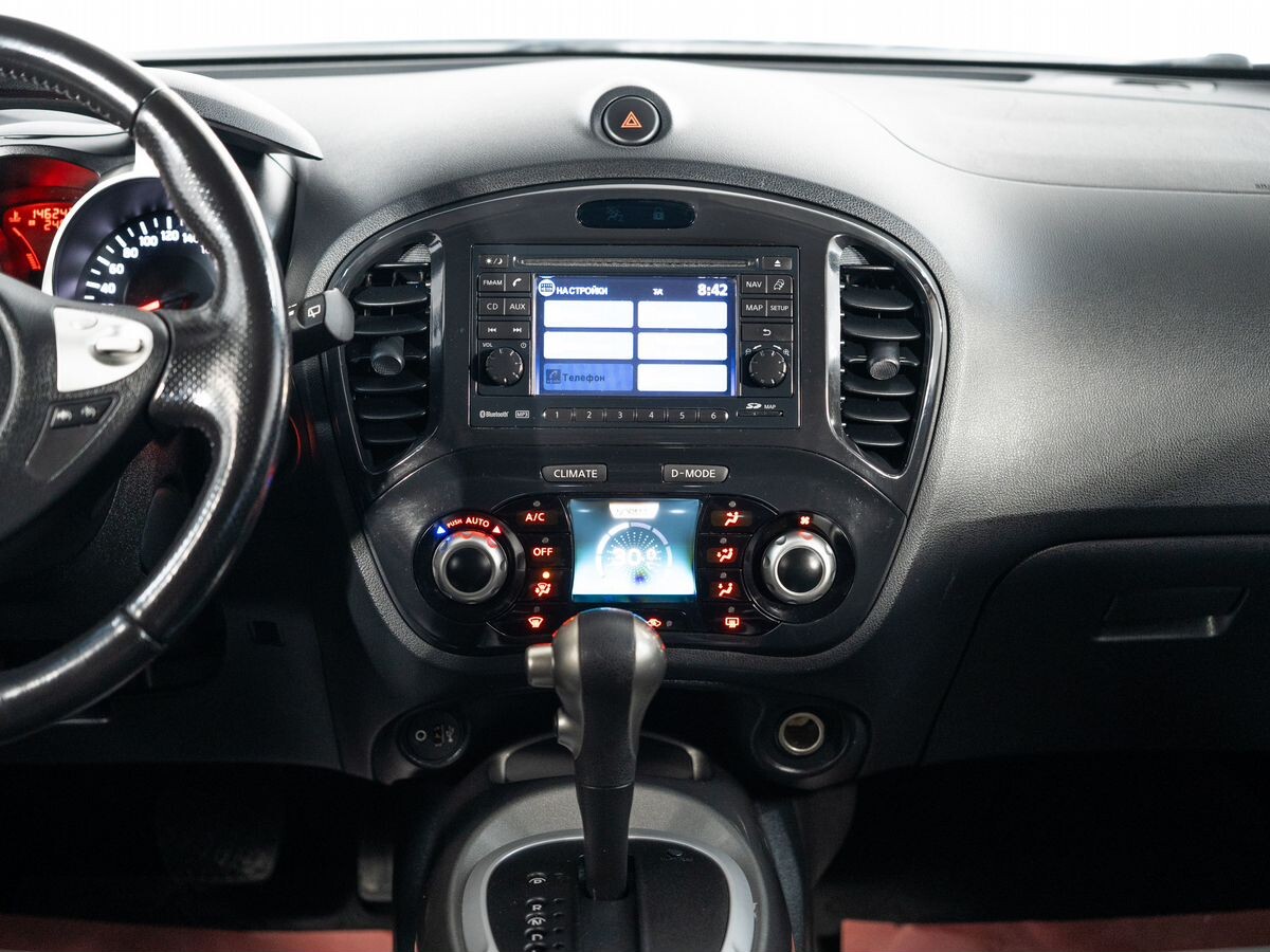 Nissan Juke 2012 - фото автомобиля