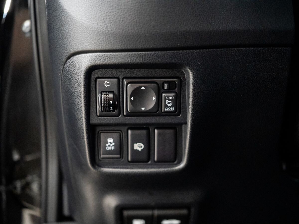 Nissan Juke 2012 - фото автомобиля