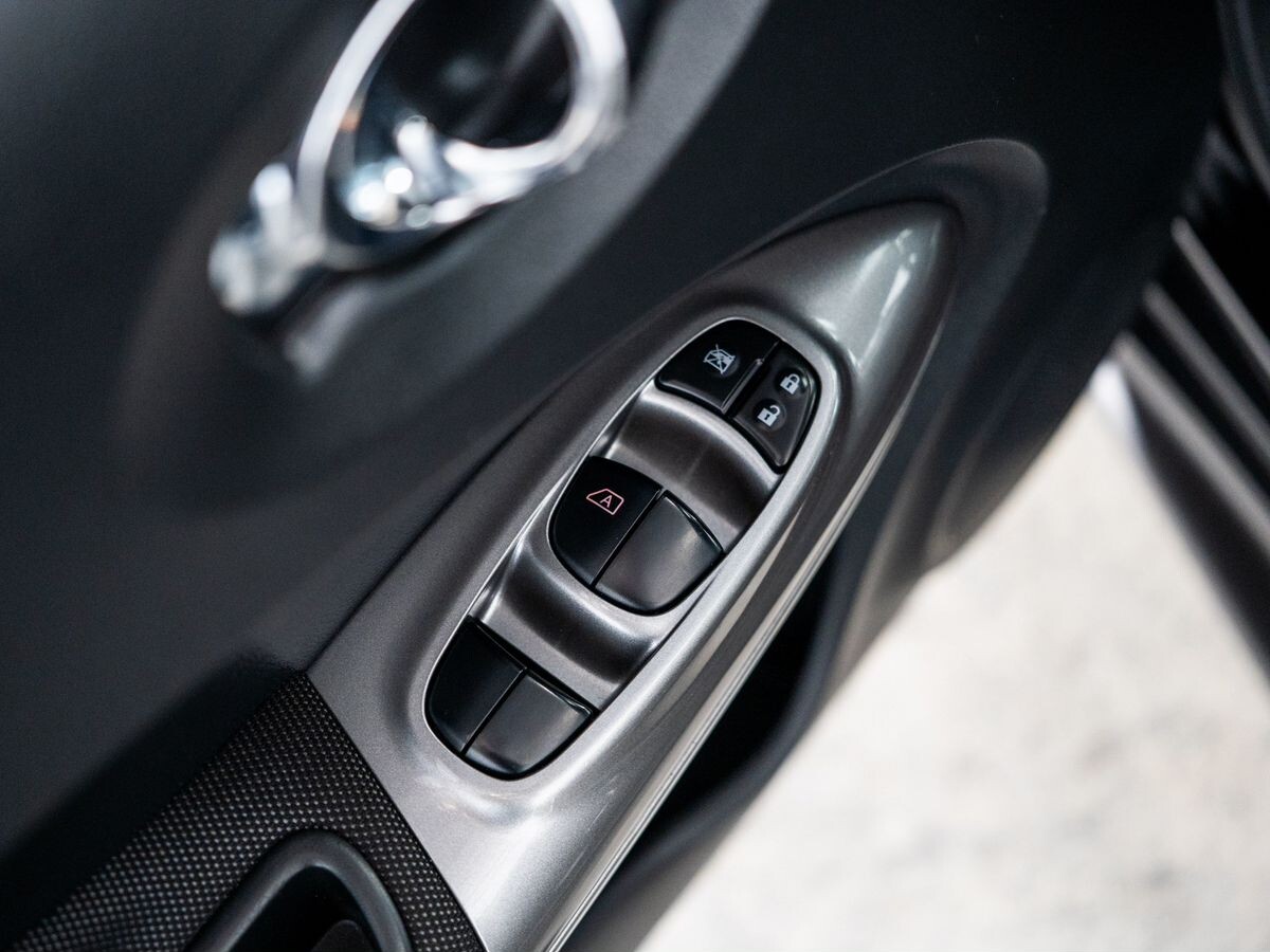 Nissan Juke 2012 - фото автомобиля