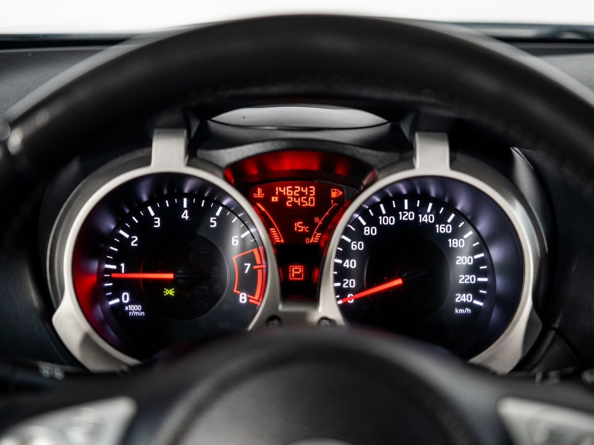 Nissan Juke 2012 - фото автомобиля