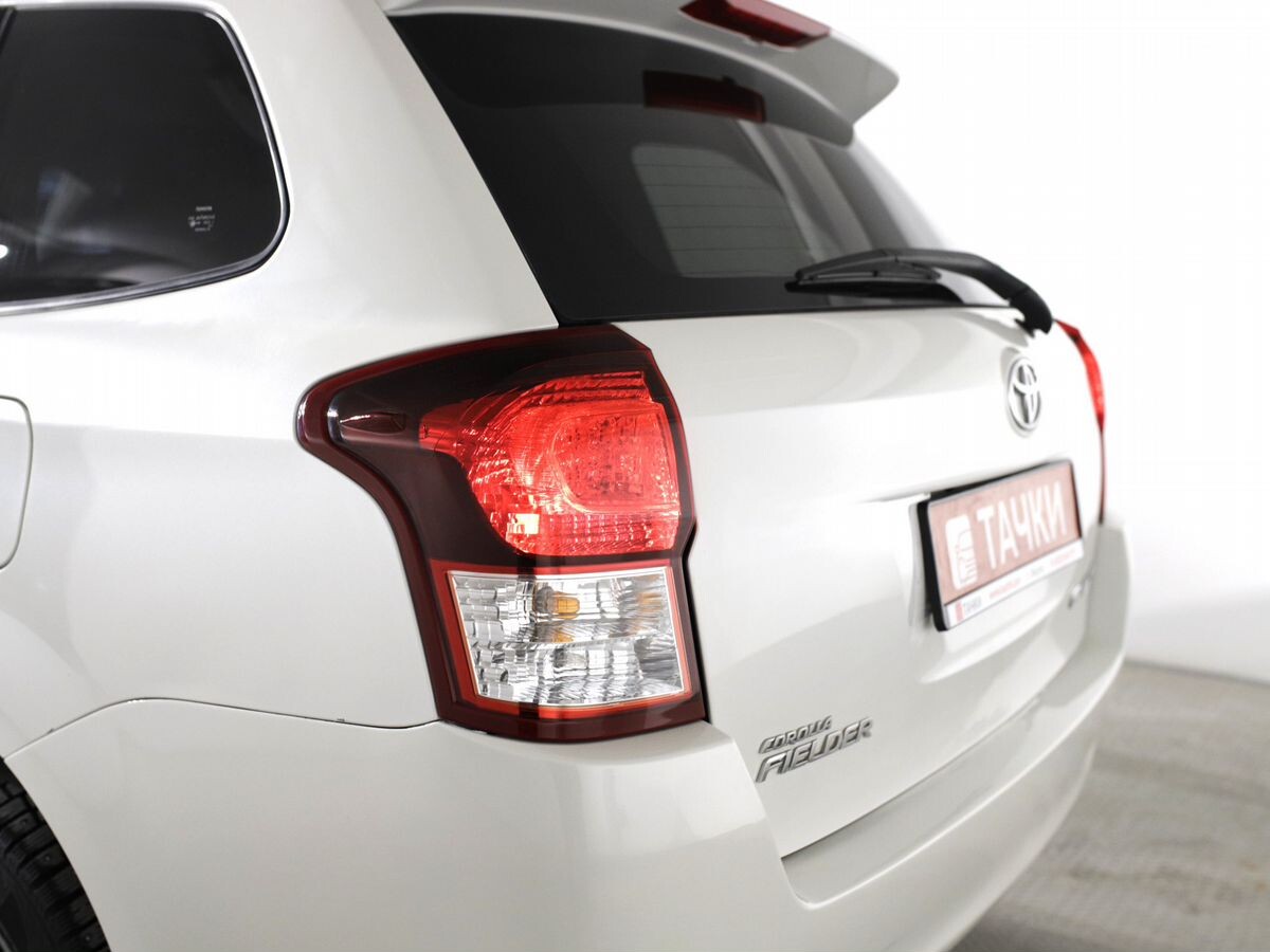 Toyota Corolla 2013 - фото автомобиля