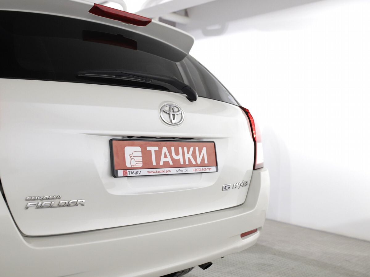 Toyota Corolla 2013 - фото автомобиля