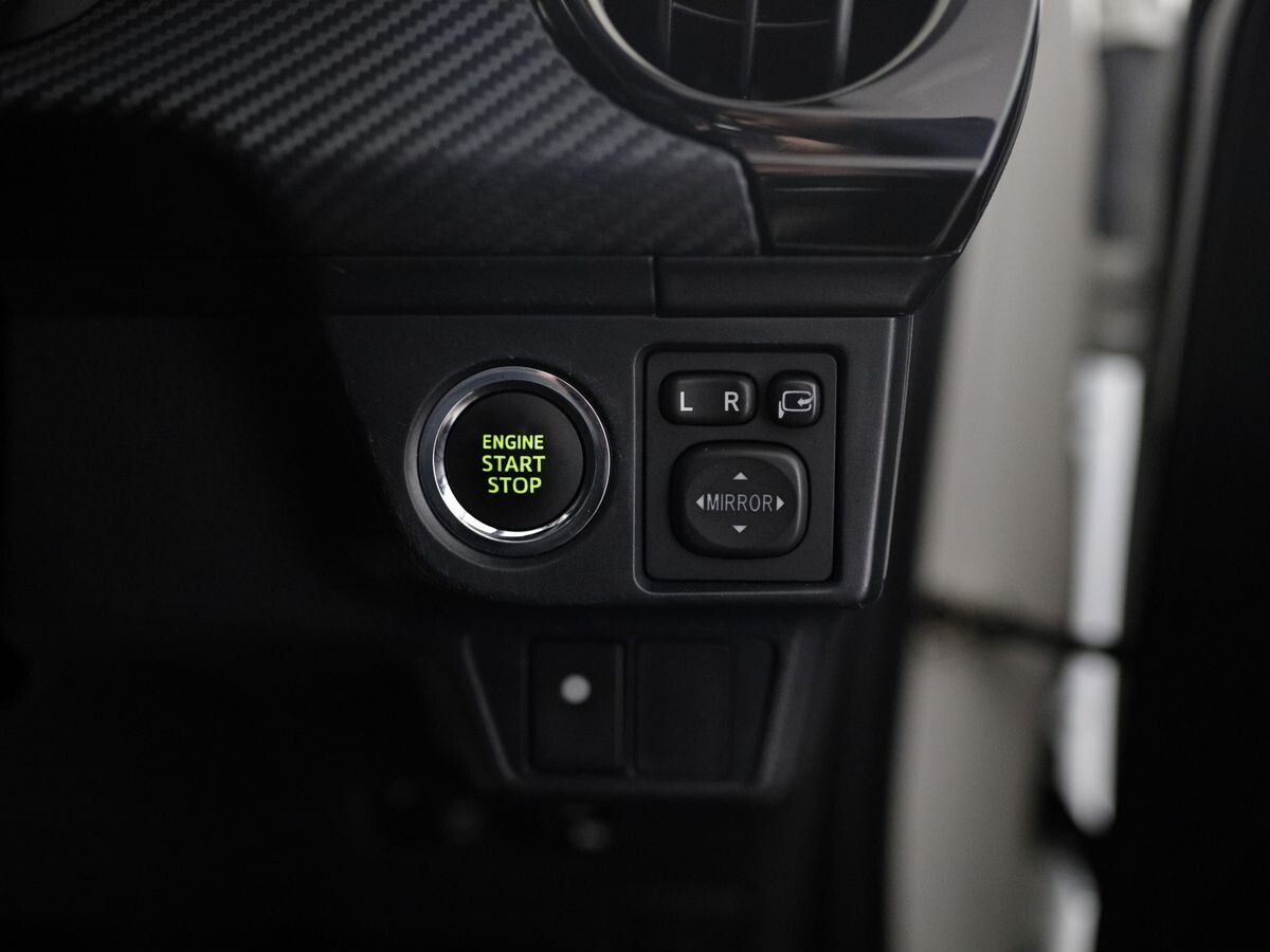 Toyota Corolla 2013 - фото автомобиля