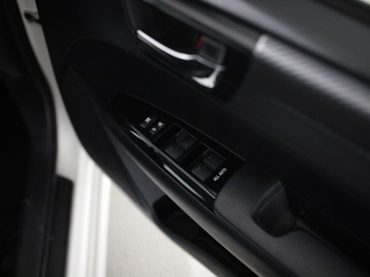 Toyota Corolla 2013 - фото автомобиля