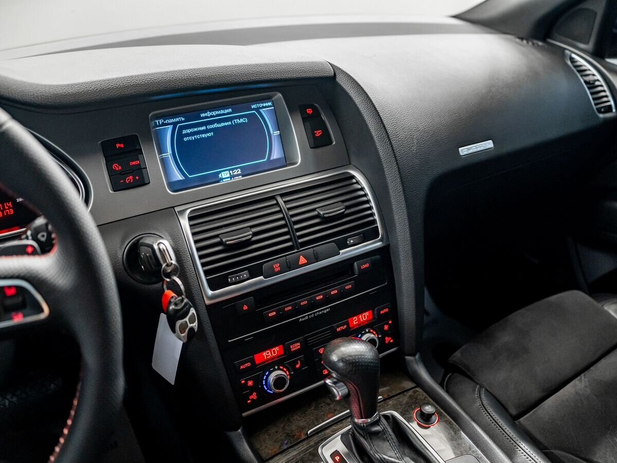 Audi Q7 2008 - фото автомобиля