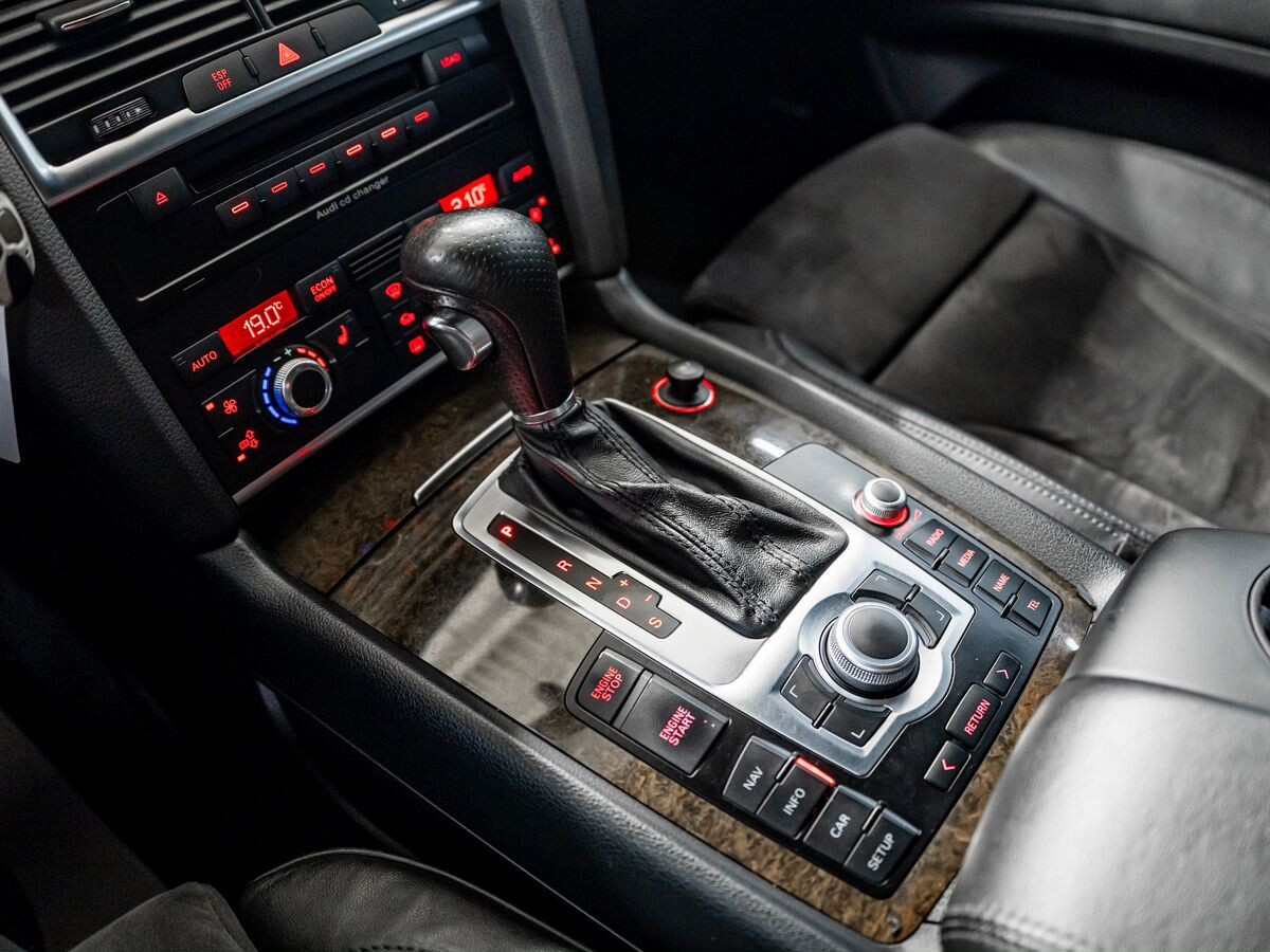 Audi Q7 2008 - фото автомобиля