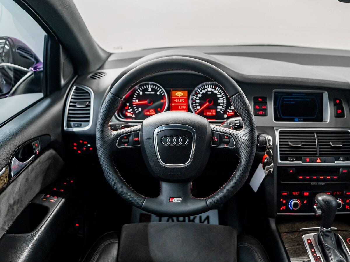 Audi Q7 2008 - фото автомобиля