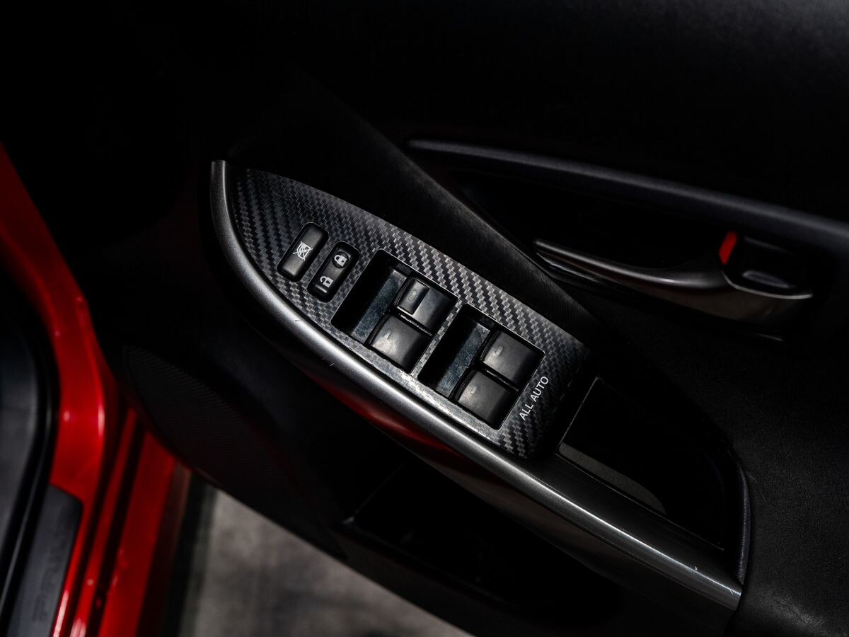 Toyota Prius 2014 - фото автомобиля