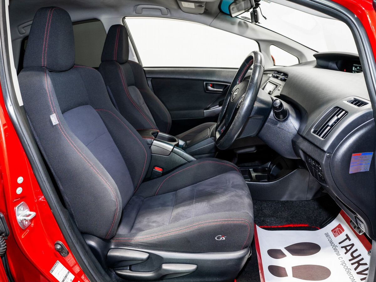 Toyota Prius 2014 - фото автомобиля