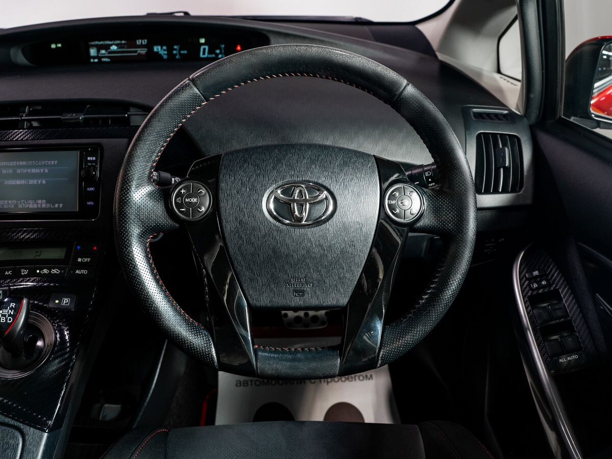 Toyota Prius 2014 - фото автомобиля