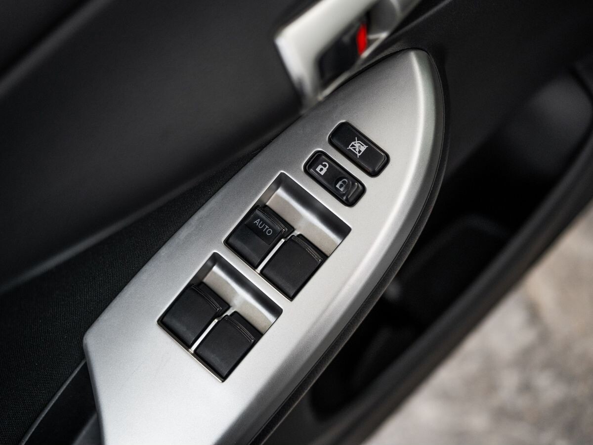 Toyota Corolla 2011 - фото автомобиля