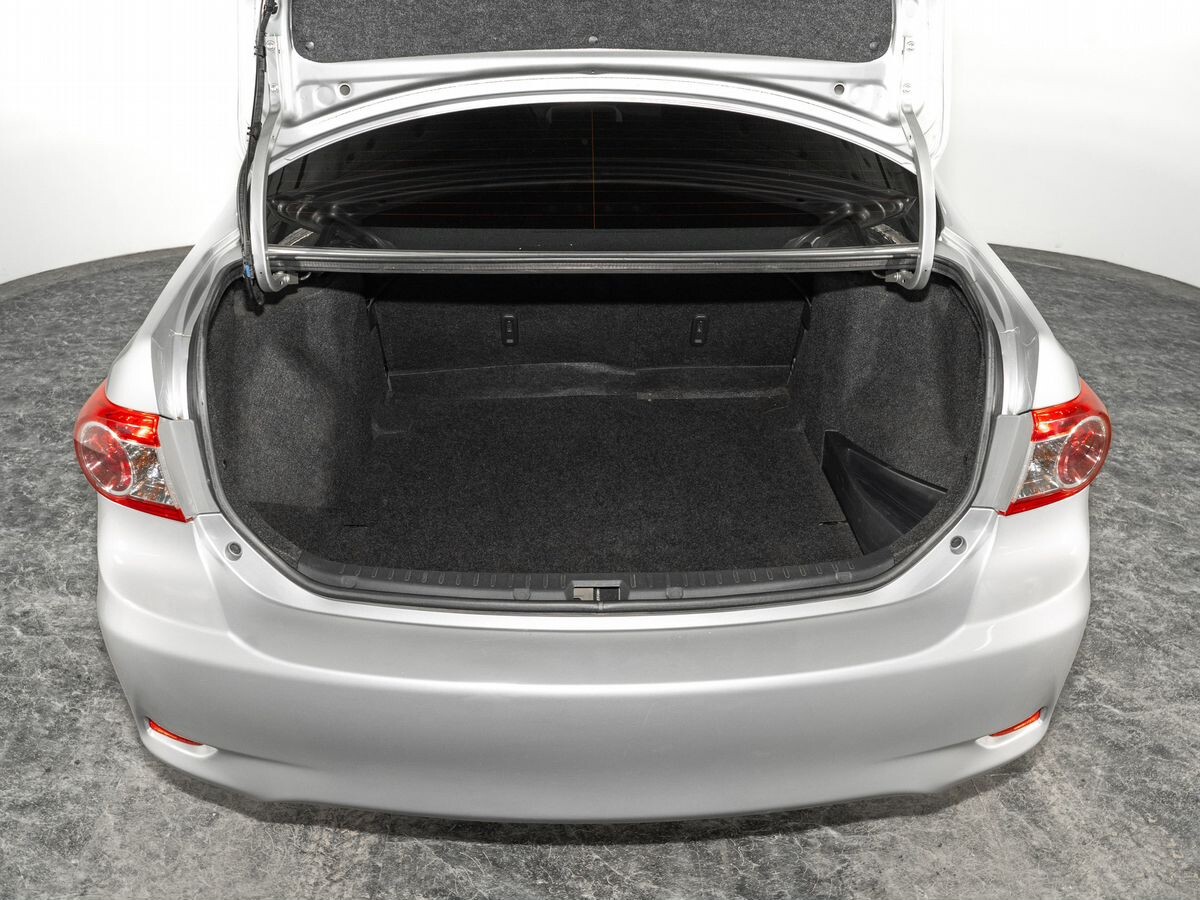 Toyota Corolla 2011 - фото автомобиля