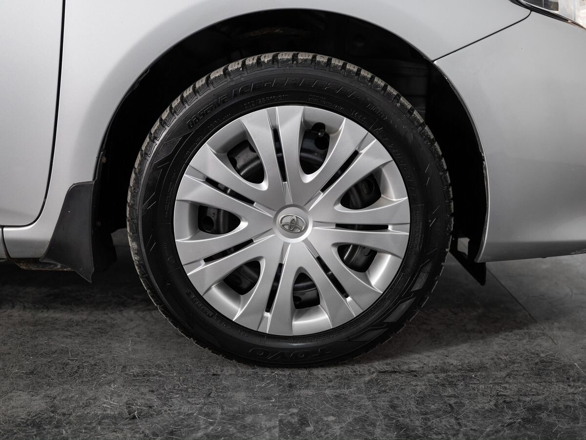 Toyota Corolla 2011 - фото автомобиля