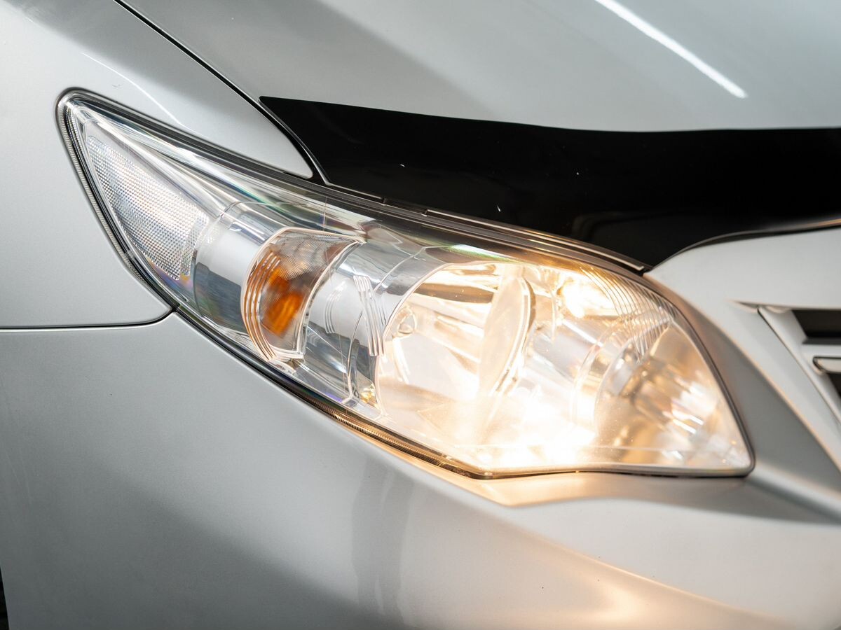 Toyota Corolla 2011 - фото автомобиля