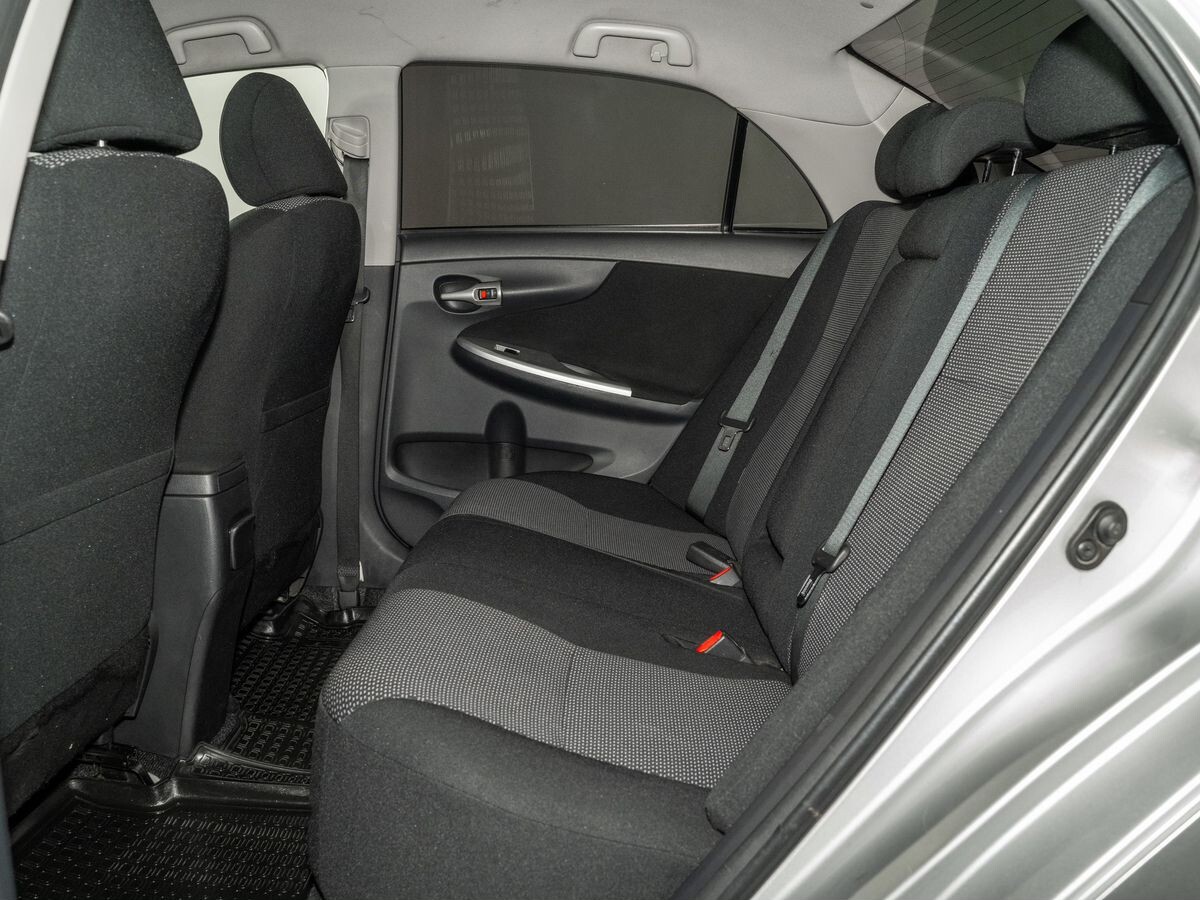 Toyota Corolla 2011 - фото автомобиля