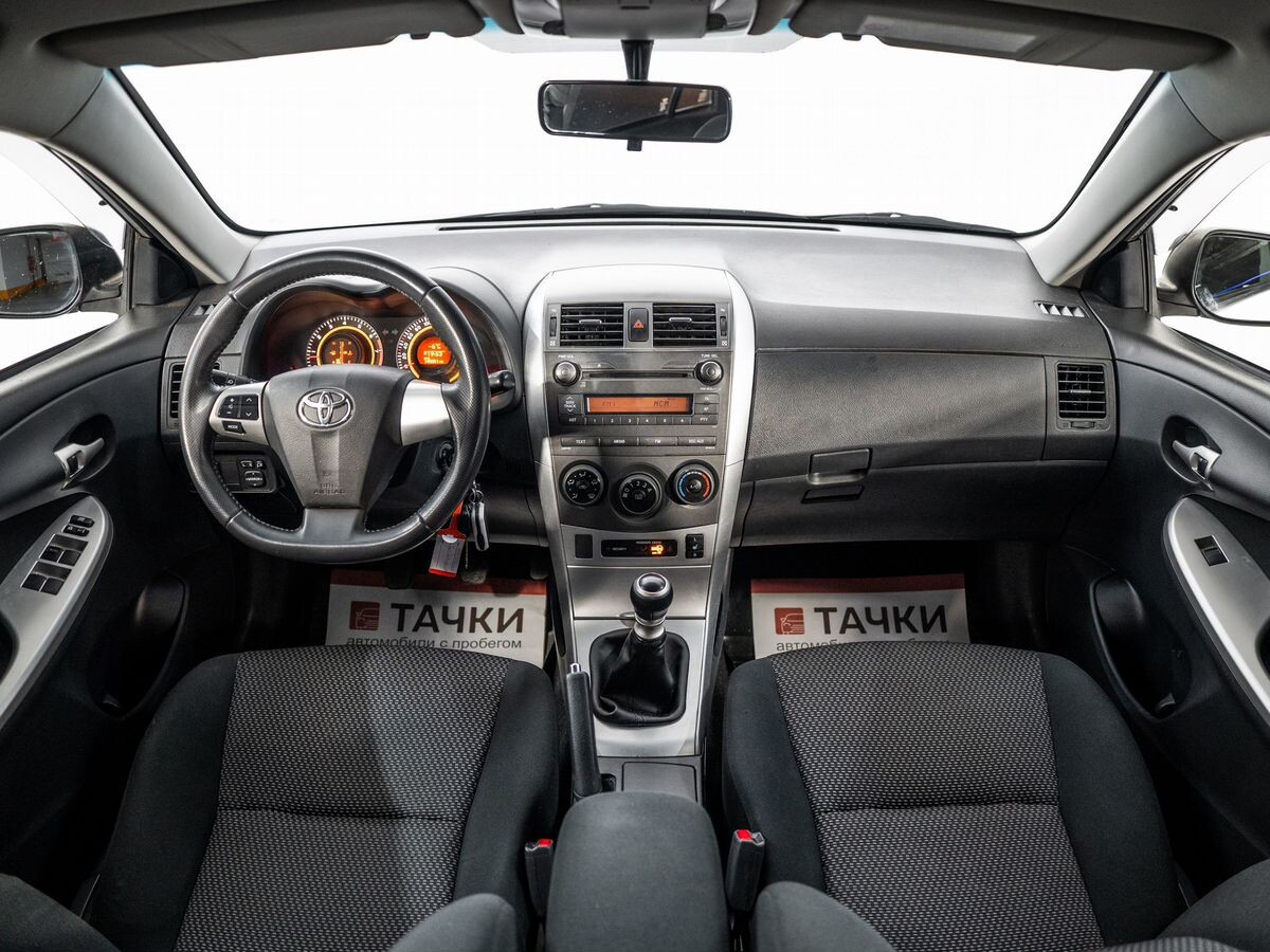 Toyota Corolla 2011 - фото автомобиля