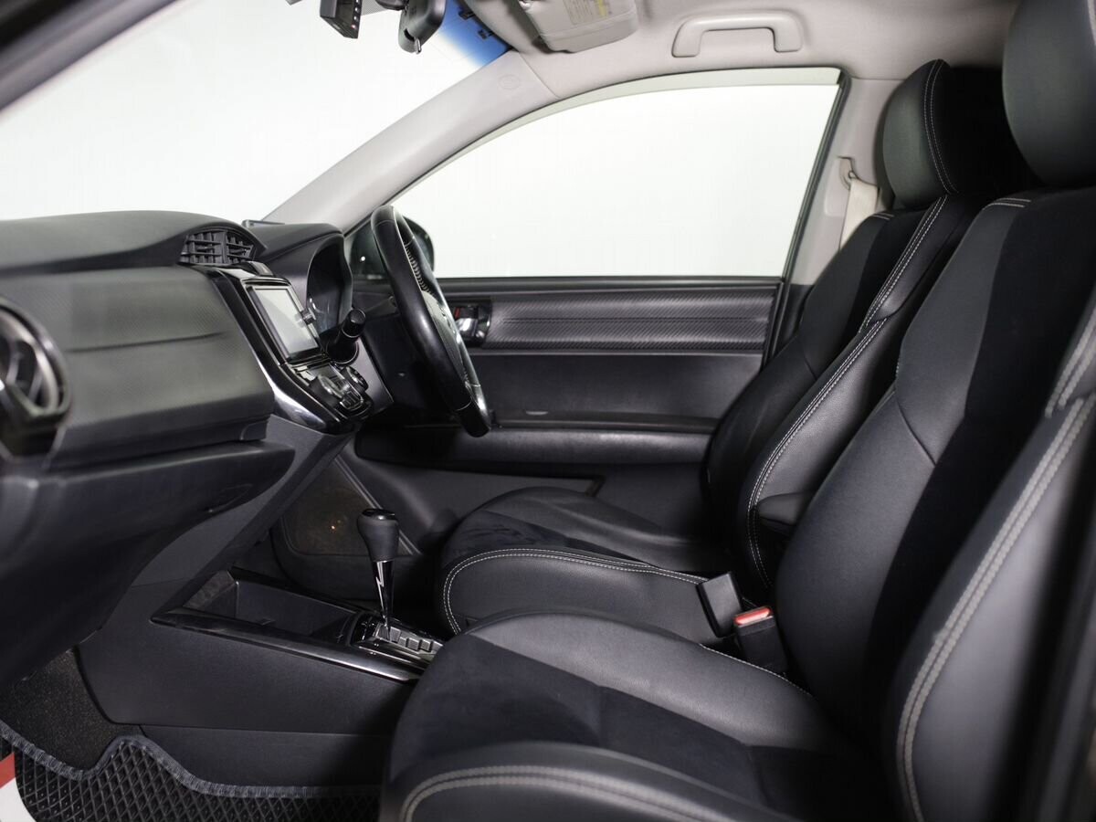 Toyota Corolla 2014 - фото автомобиля