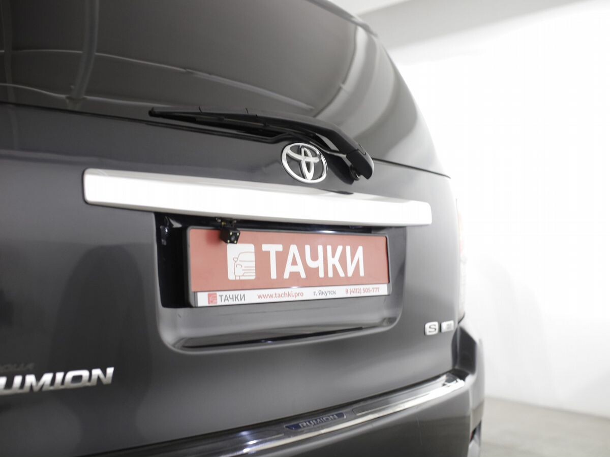 Toyota Corolla Rumion 2010 - фото автомобиля