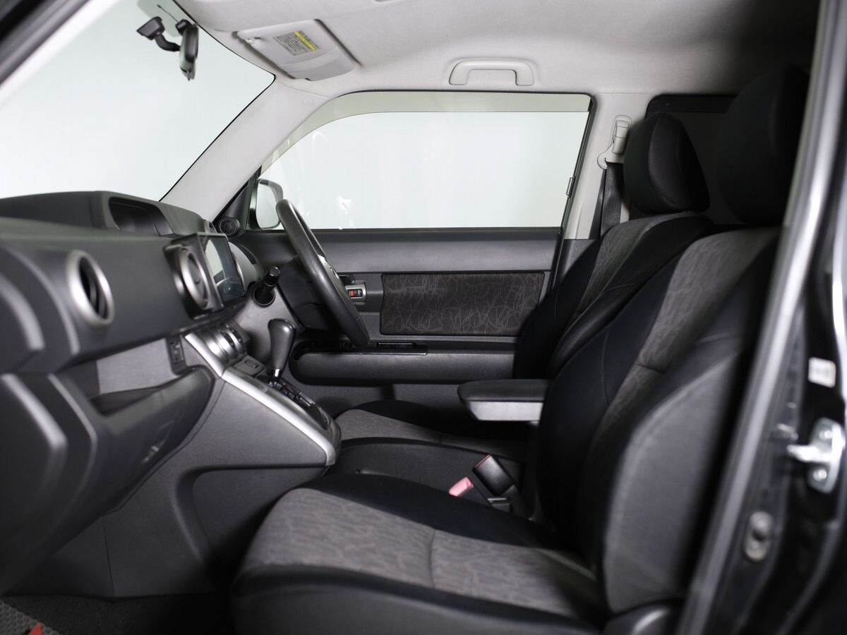 Toyota Corolla Rumion 2010 - фото автомобиля