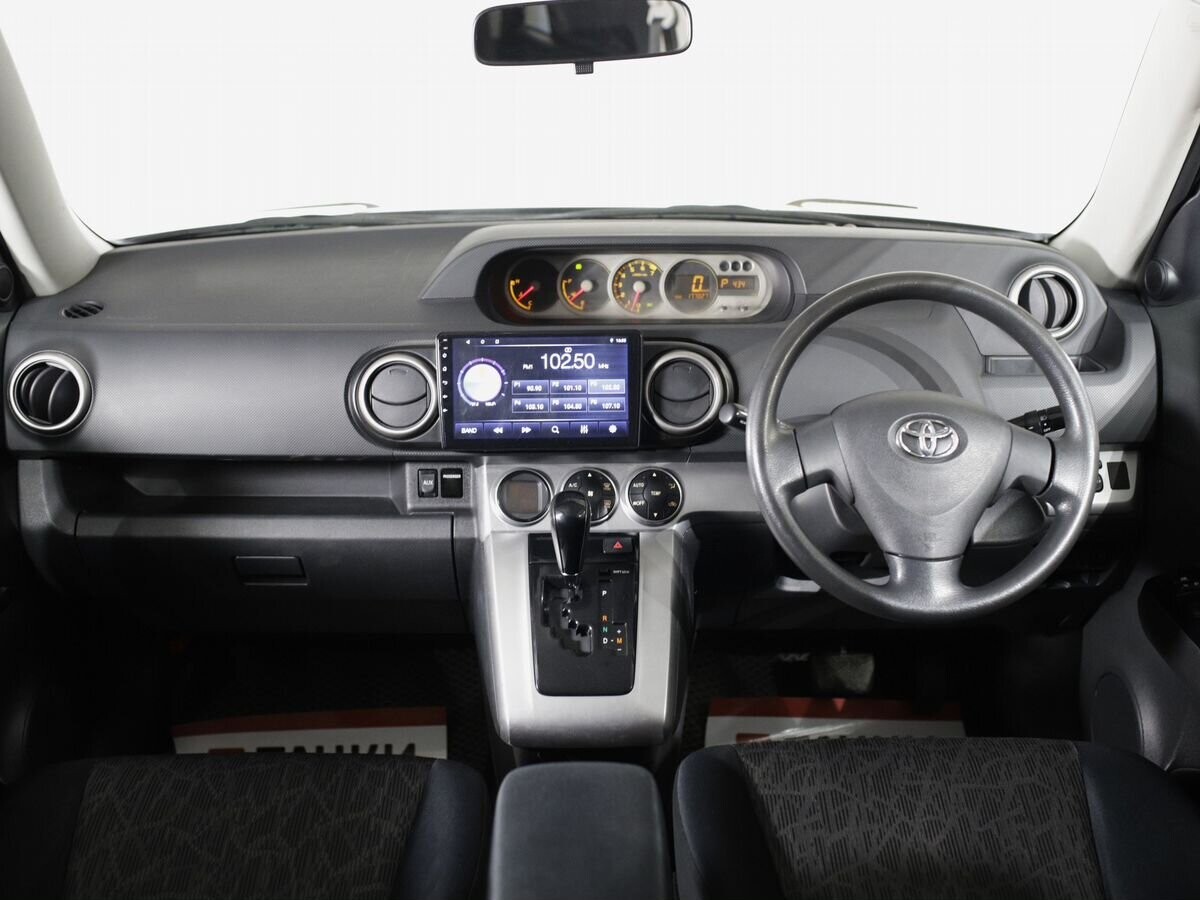 Toyota Corolla Rumion 2010 - фото автомобиля
