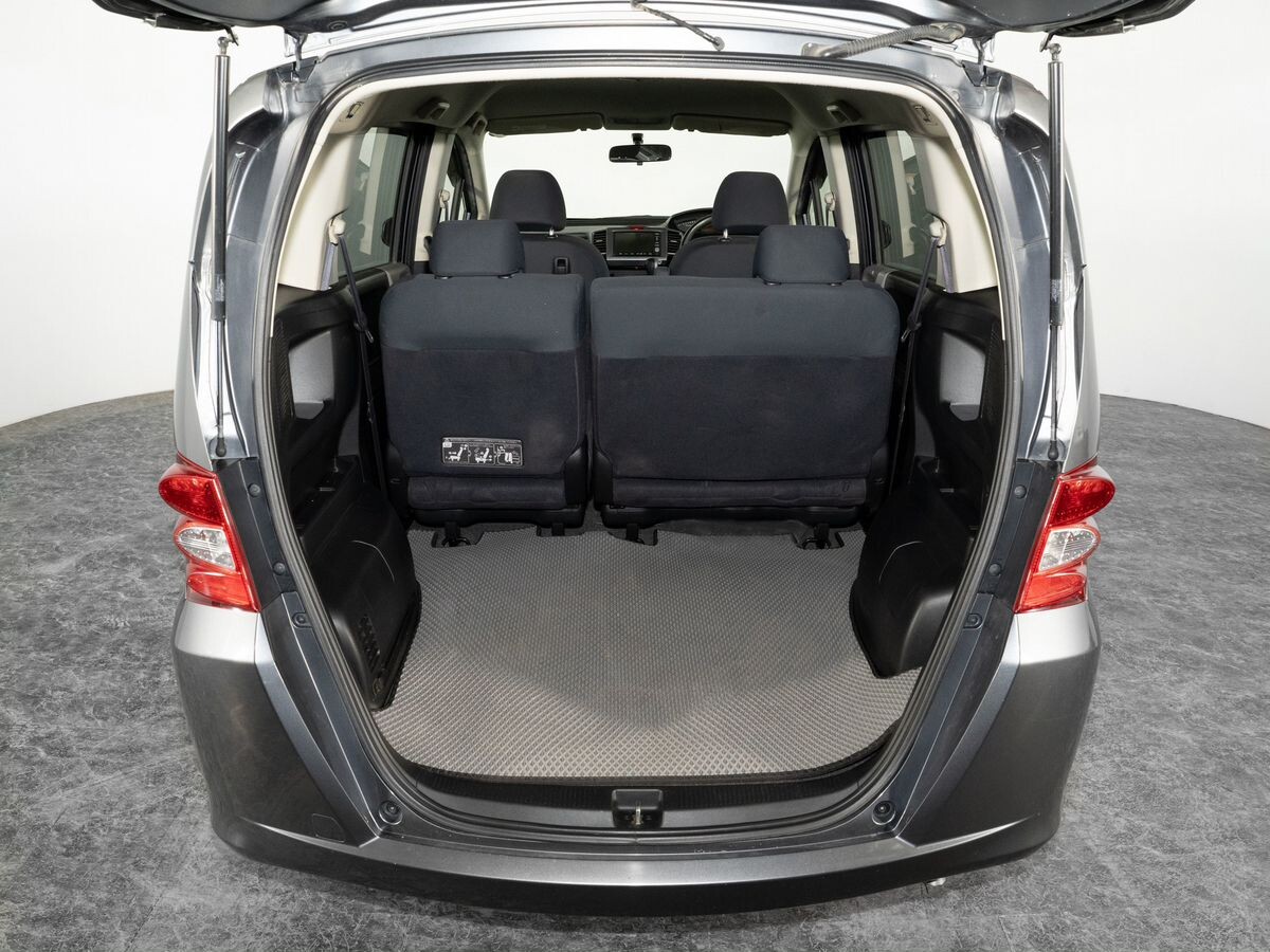 Honda Freed 2009 - фото автомобиля