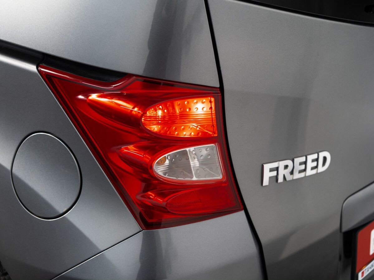 Honda Freed 2009 - фото автомобиля