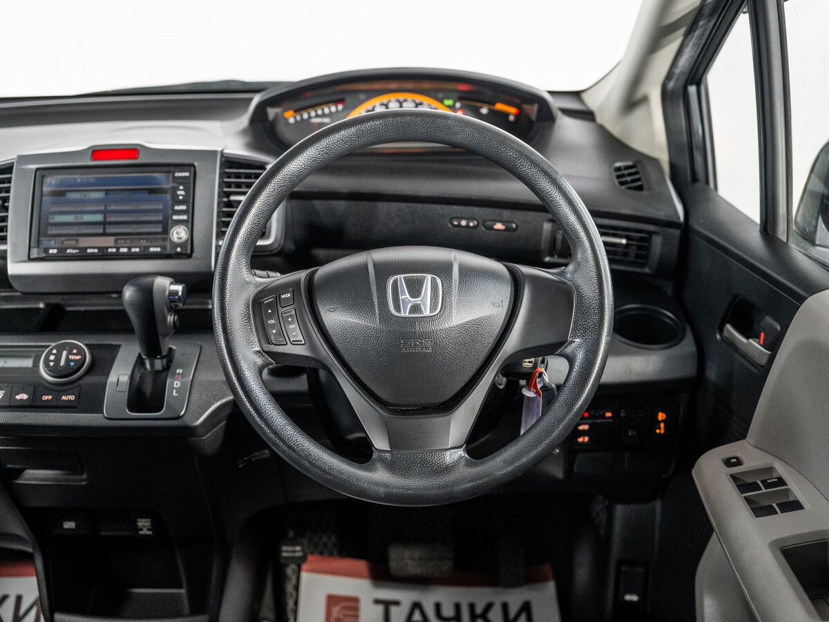 Honda Freed 2009 - фото автомобиля