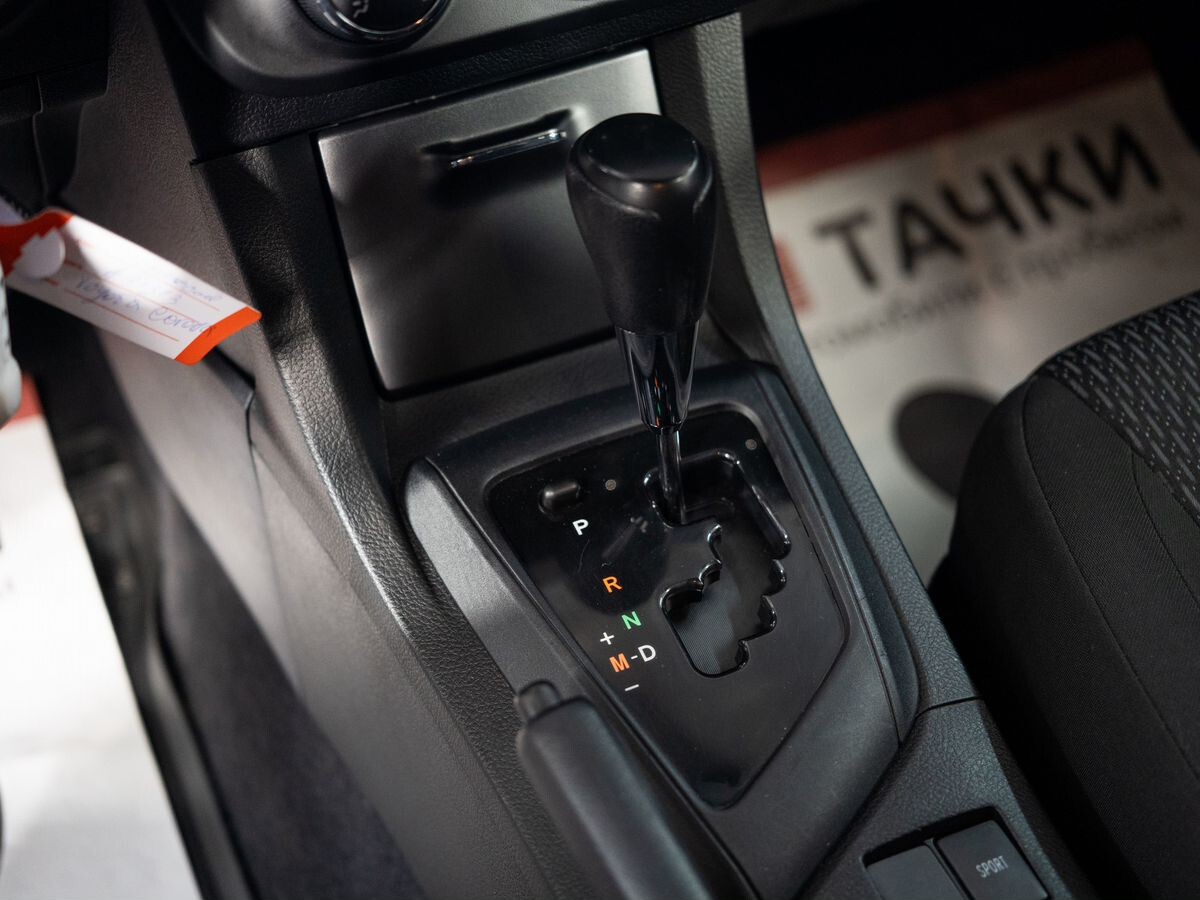 Toyota Corolla 2013 - фото автомобиля