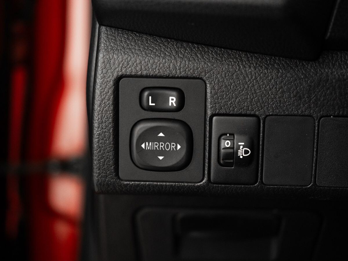 Toyota Corolla 2013 - фото автомобиля