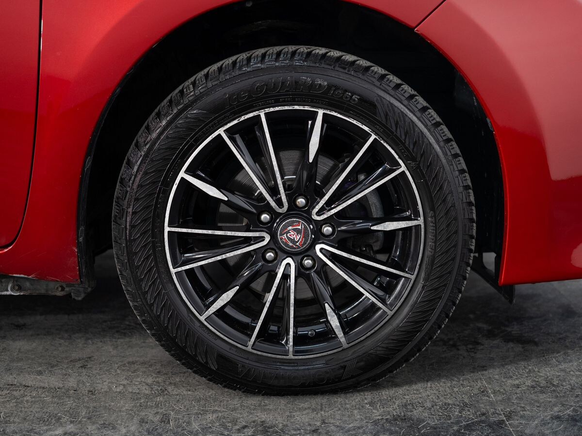 Toyota Corolla 2013 - фото автомобиля