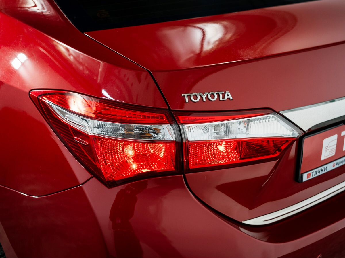 Toyota Corolla 2013 - фото автомобиля