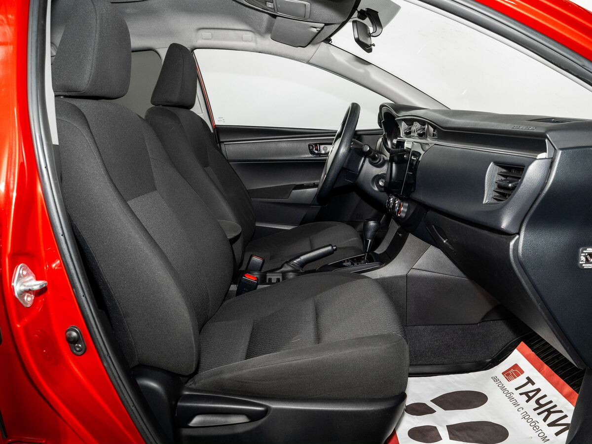 Toyota Corolla 2013 - фото автомобиля