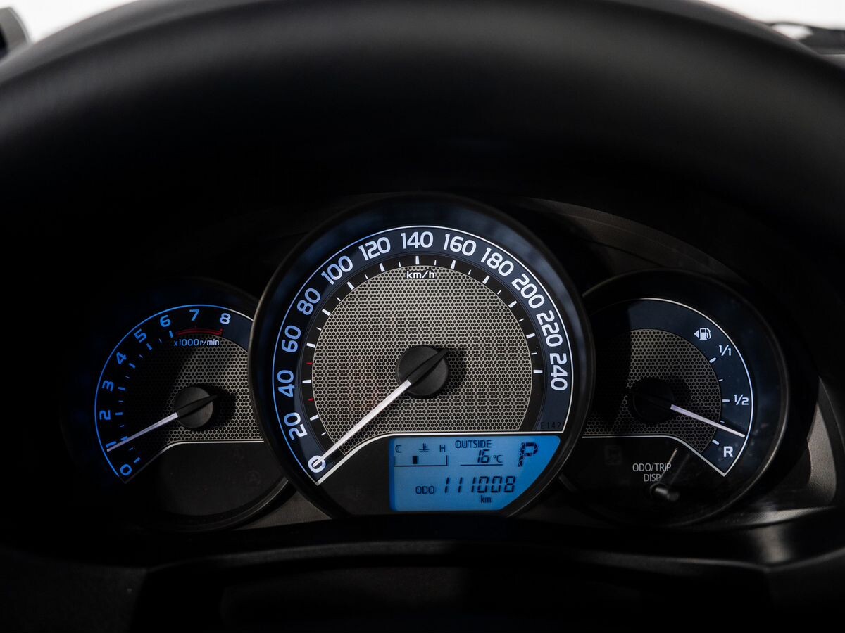 Toyota Corolla 2013 - фото автомобиля