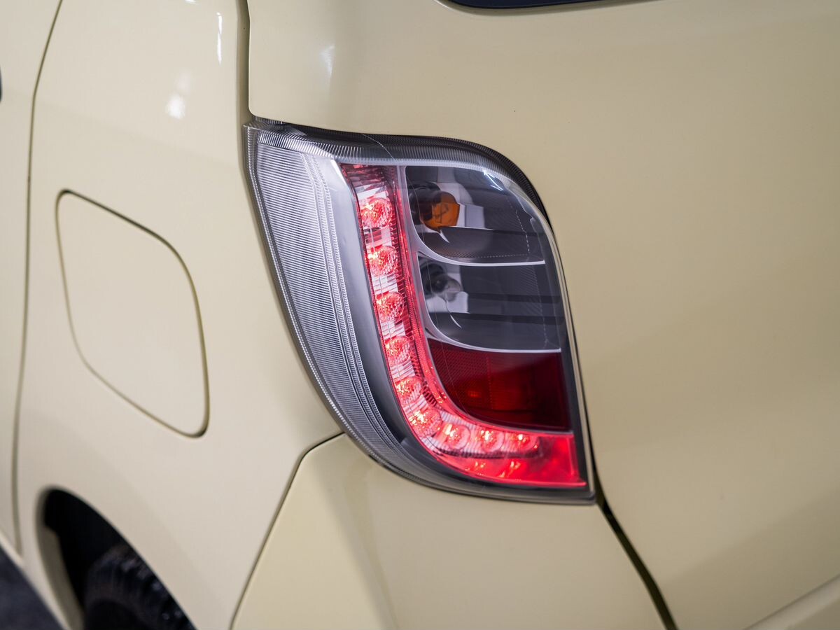 Daihatsu Mira e:S 2015 - фото автомобиля