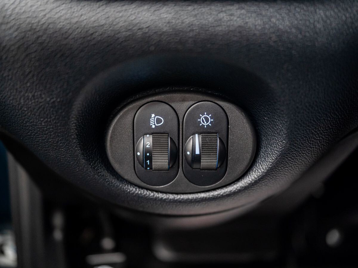 Лада Нива Тревел 2022 - фото автомобиля