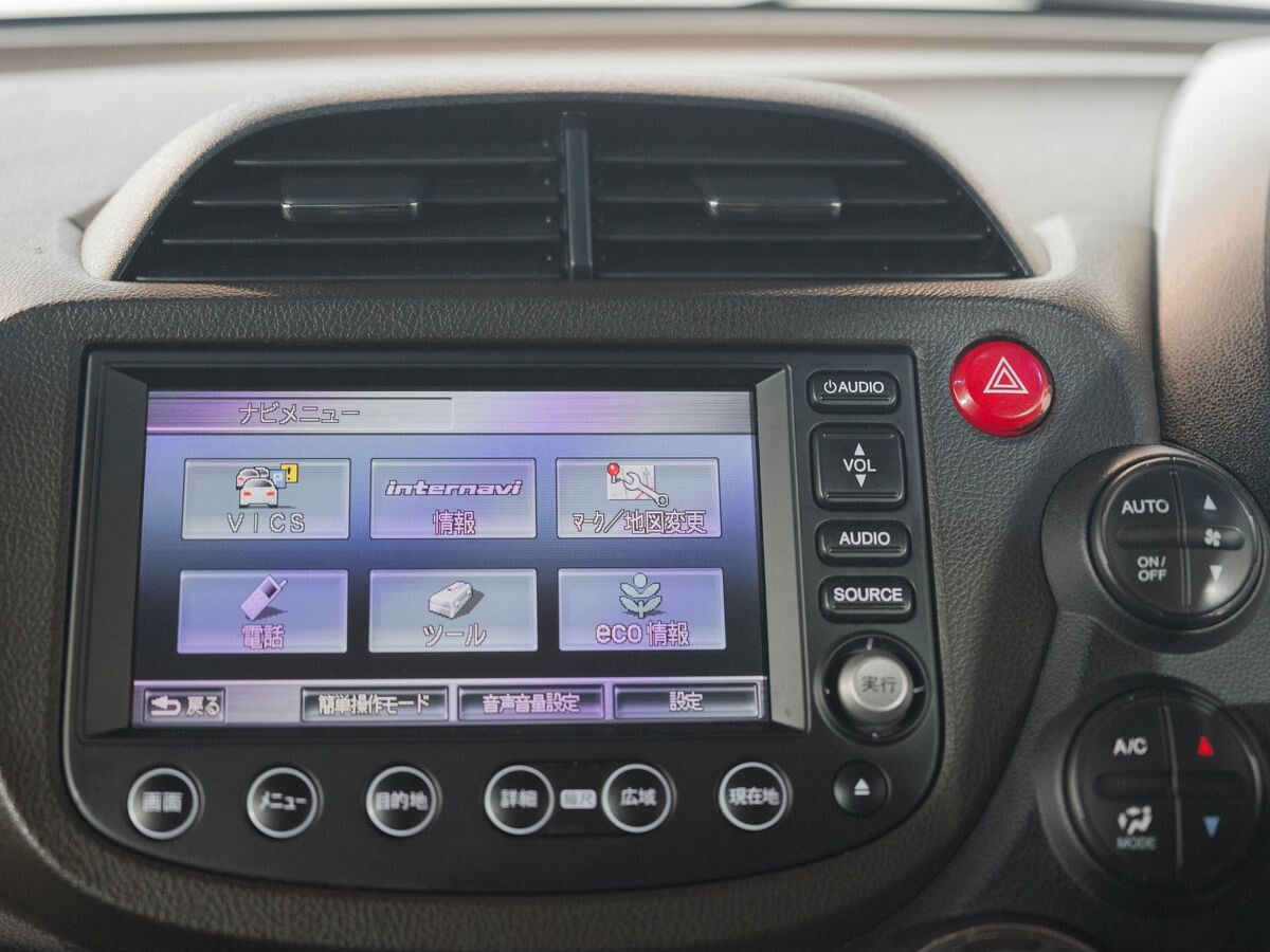 Honda Fit Shuttle 2012 - фото автомобиля